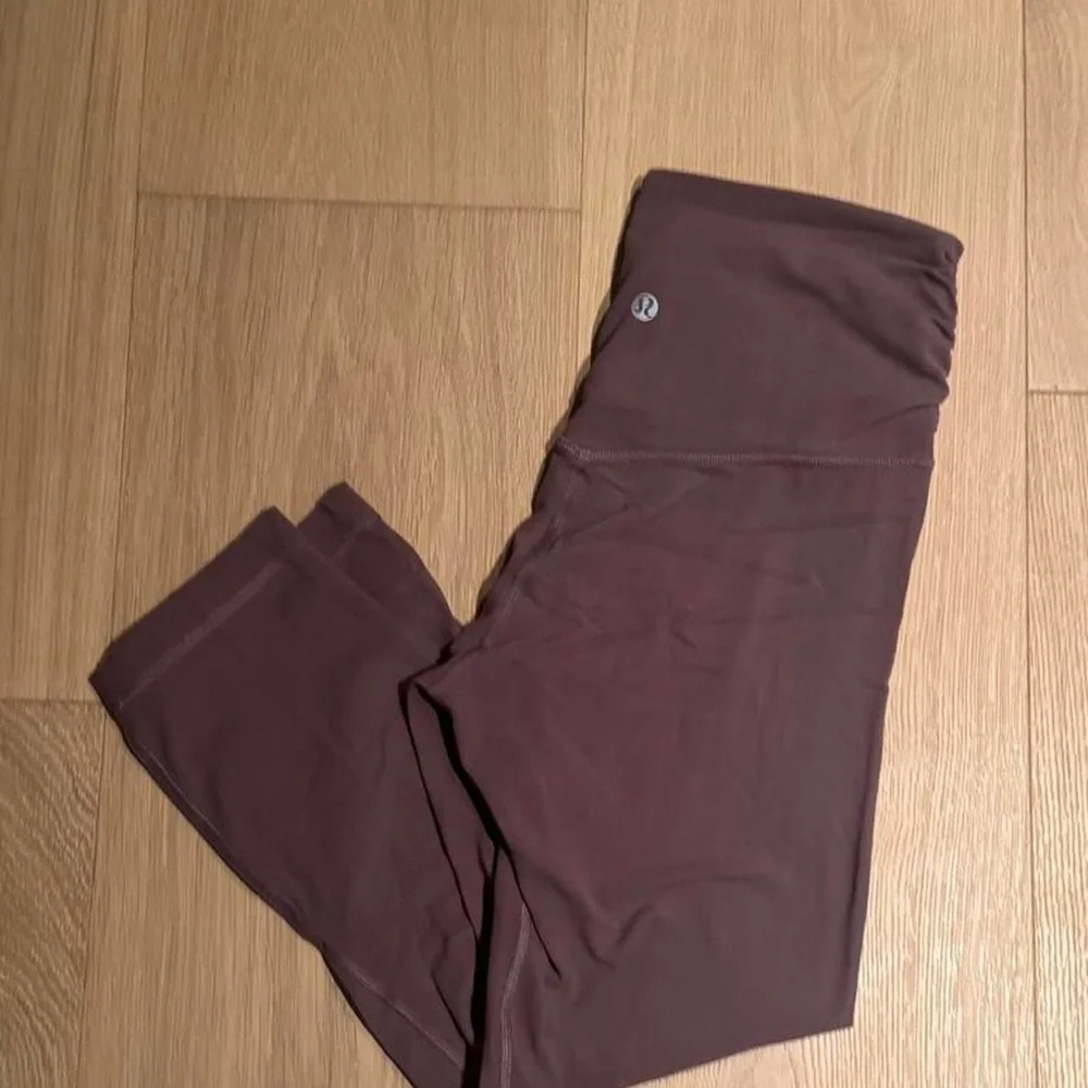 Dark Oxide Lululemon Align cross-waisted leggings - Picture 2 of 3